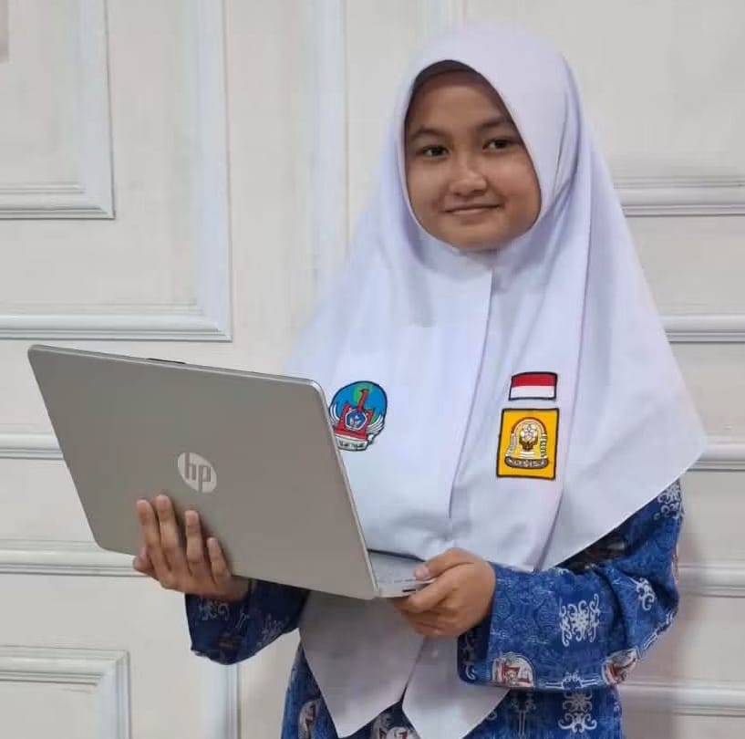 Siswi SMP N.1 Padang Panjang akrab disapa Kikan